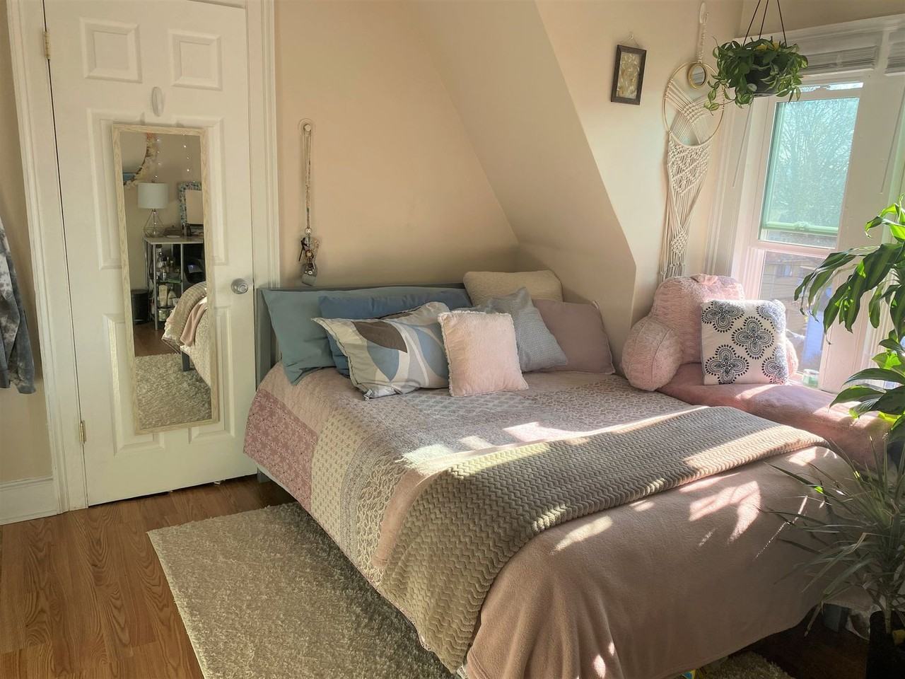 79 Chapin - Photo 3 of 7