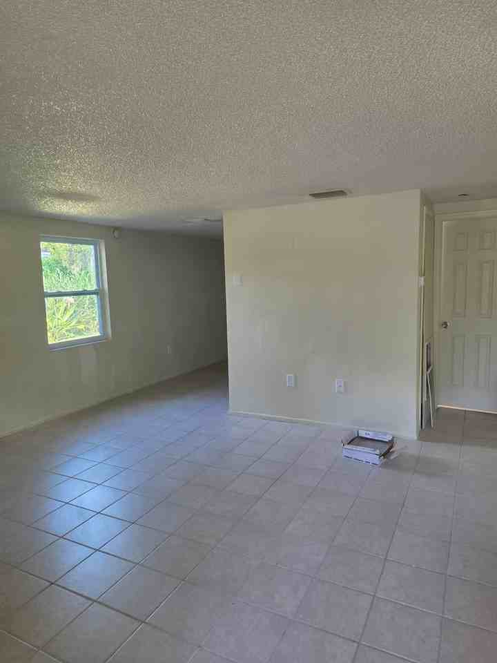 307 58th Ave E - Photo 2 of 6