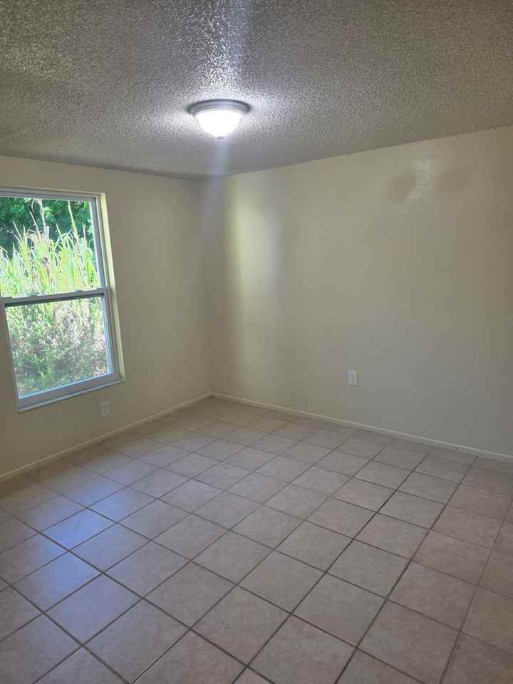 307 58th Ave E - Photo 5 of 6