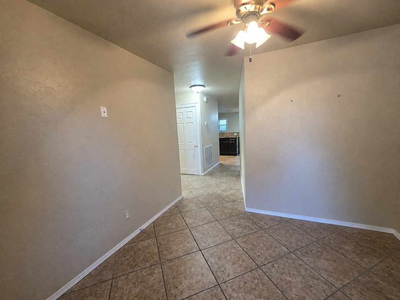 6805 Nw 42nd St - Photo 2 of 15