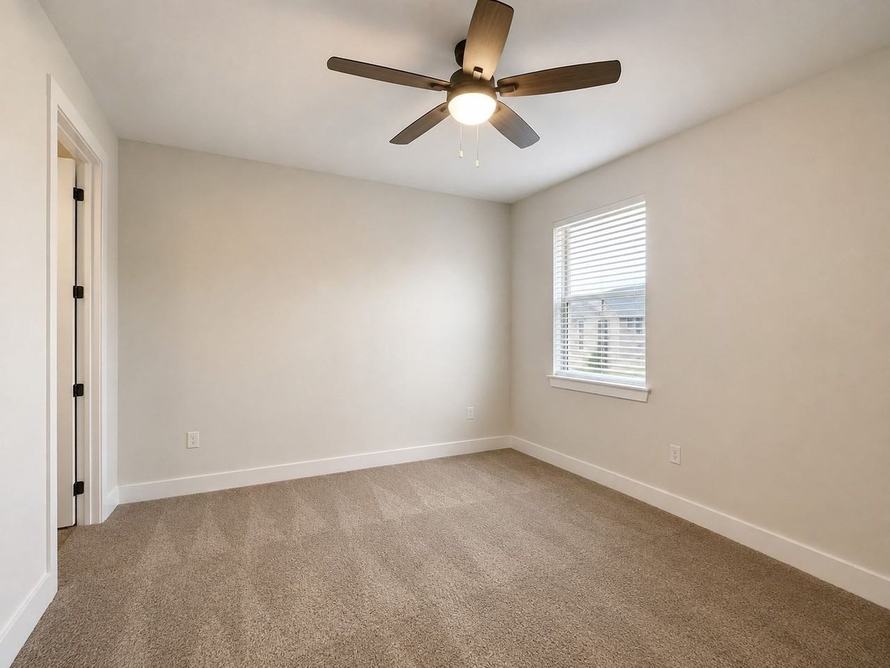 1435 Brookdale Ct - Photo 7 of 16