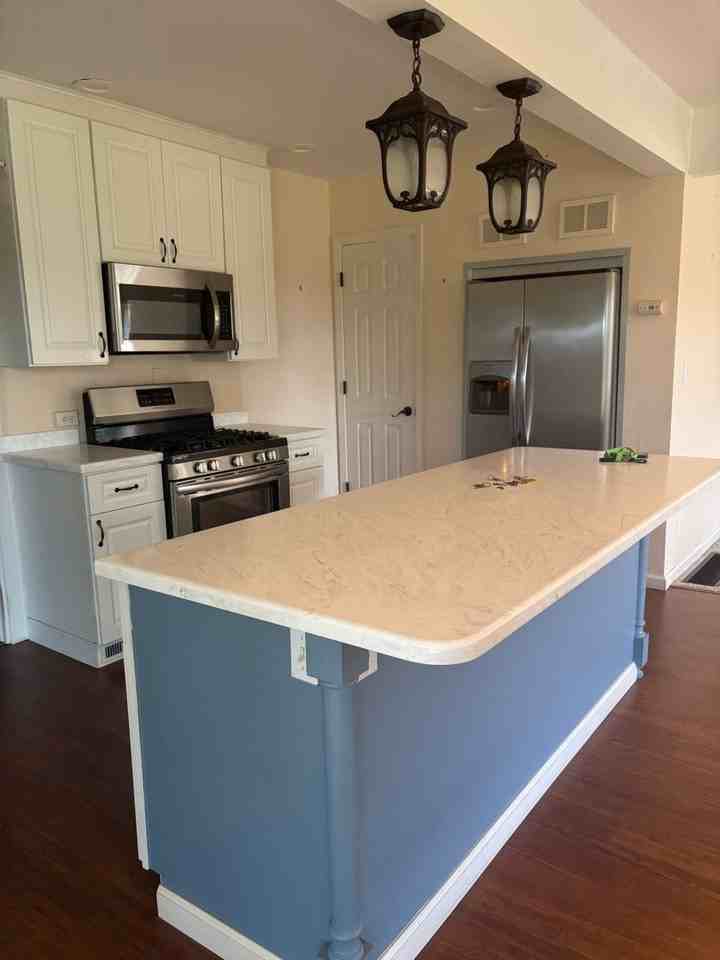 570 Middle Rd - Photo 2 of 10