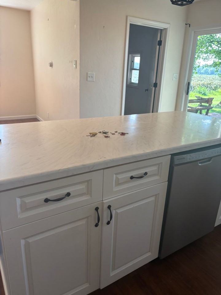 570 Middle Rd - Photo 3 of 10
