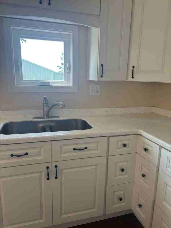 570 Middle Rd - Photo 4 of 10