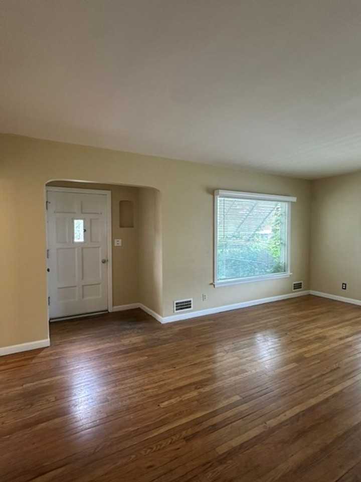 106 S 13th Ave - Photo 2 of 15