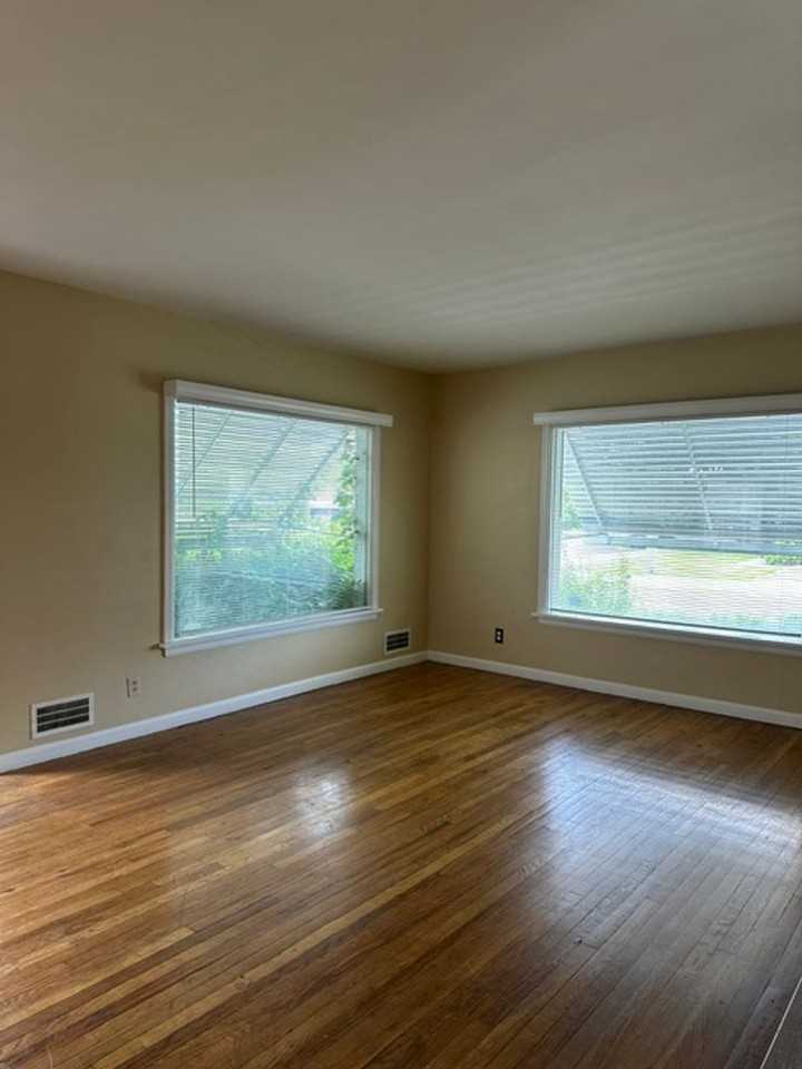 106 S 13th Ave - Photo 3 of 15