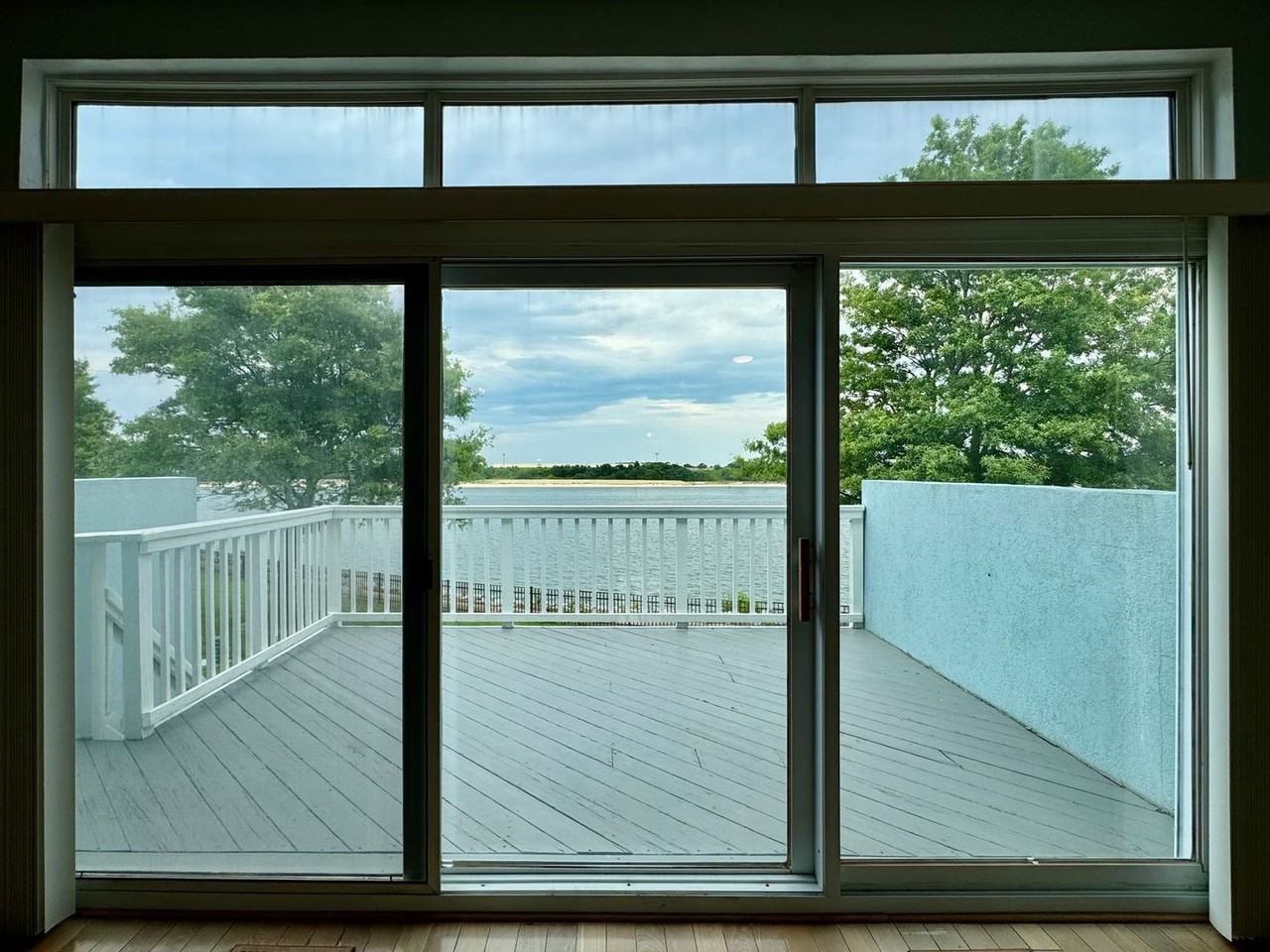 9548 Bay Front Dr - Photo 3 of 8