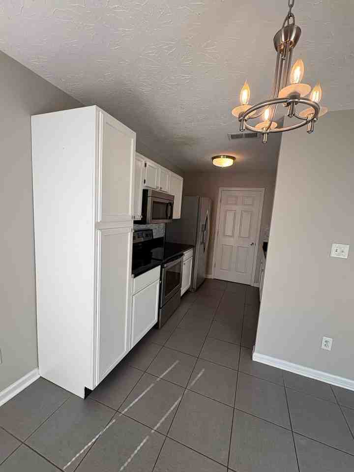 120 River Run Ct - Photo 2 of 12