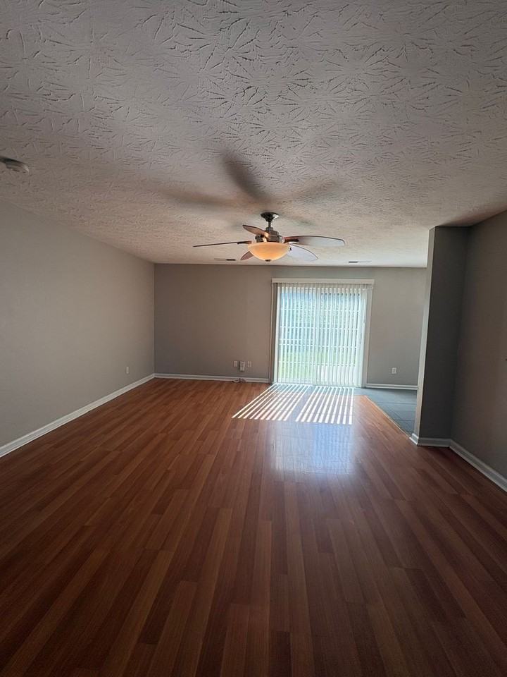 120 River Run Ct - Photo 7 of 12