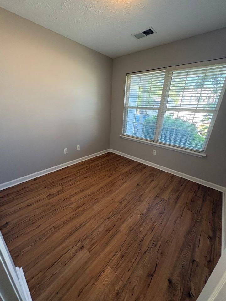 120 River Run Ct - Photo 7 of 12
