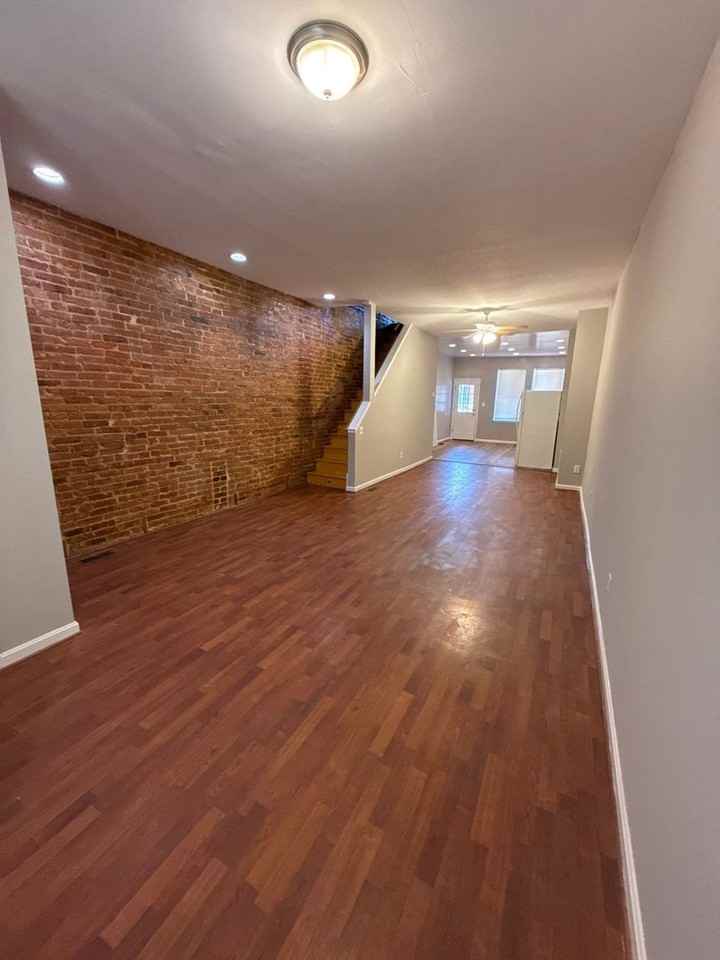 411 N Luzerne Ave - Photo 4 of 22