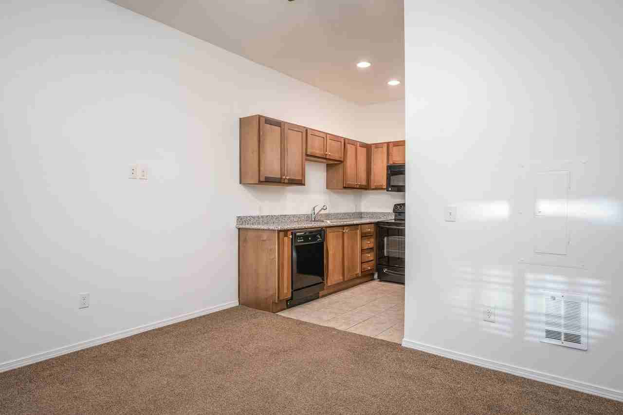 455 NE 24th Ave - Photo 4 of 13