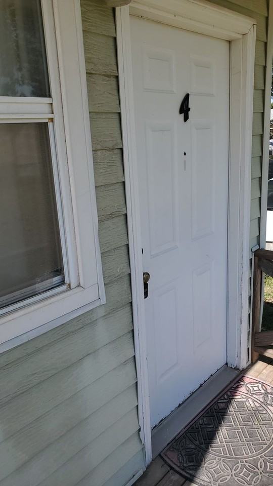 232 W 8th St #4 - Photo 2 of 14