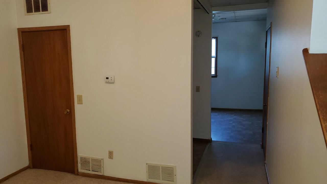 232 W 8th St #4 - Photo 4 of 14