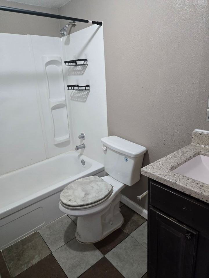 900 E Dale St - Photo 3 of 14
