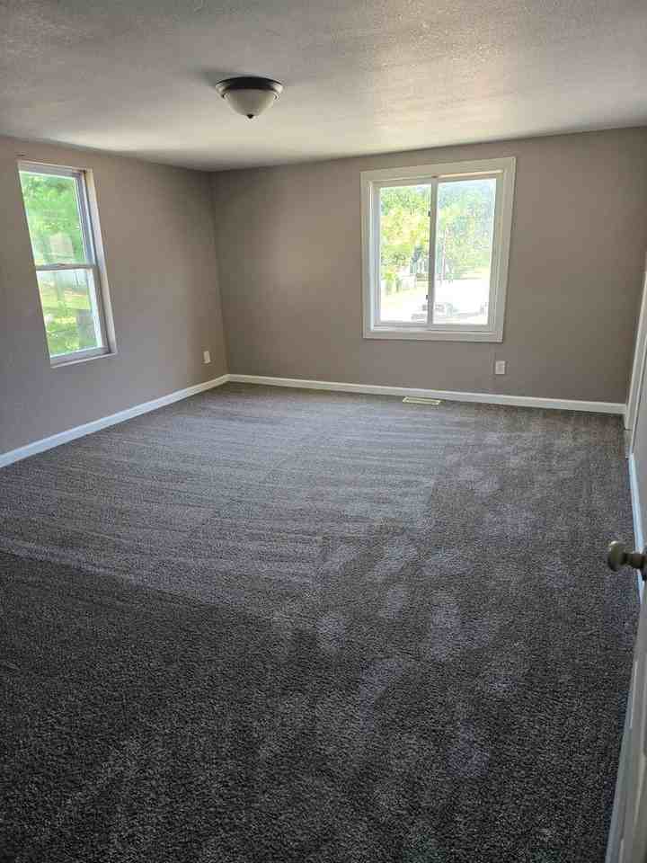 900 E Dale St - Photo 4 of 14