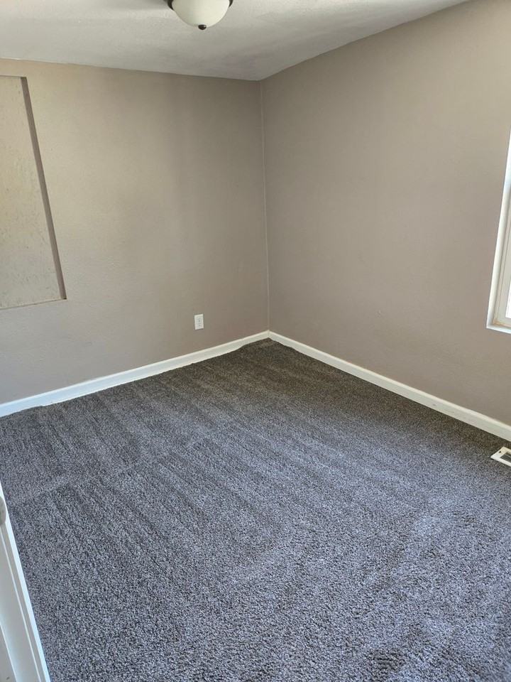 900 E Dale St - Photo 5 of 14