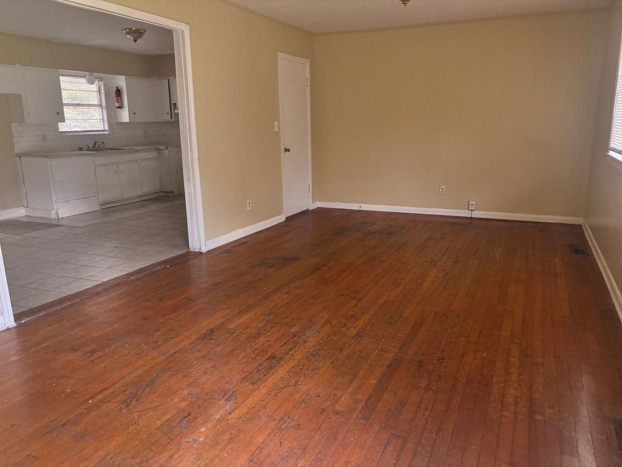 2741 Revere St - Photo 2 of 10