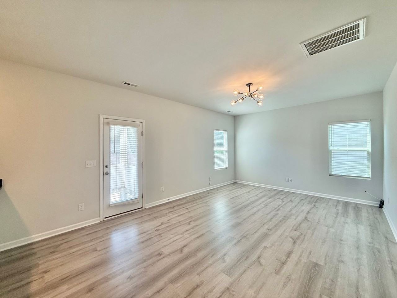 5244 Calhoun Pl - Photo 4 of 28