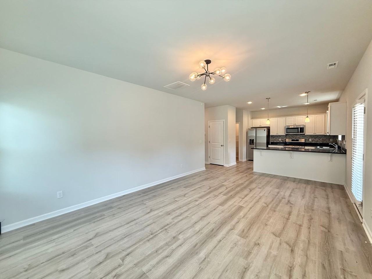 5244 Calhoun Pl - Photo 5 of 28