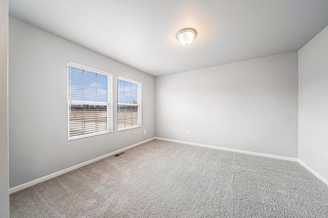 1554 Carolyn Dr - Photo 5 of 20