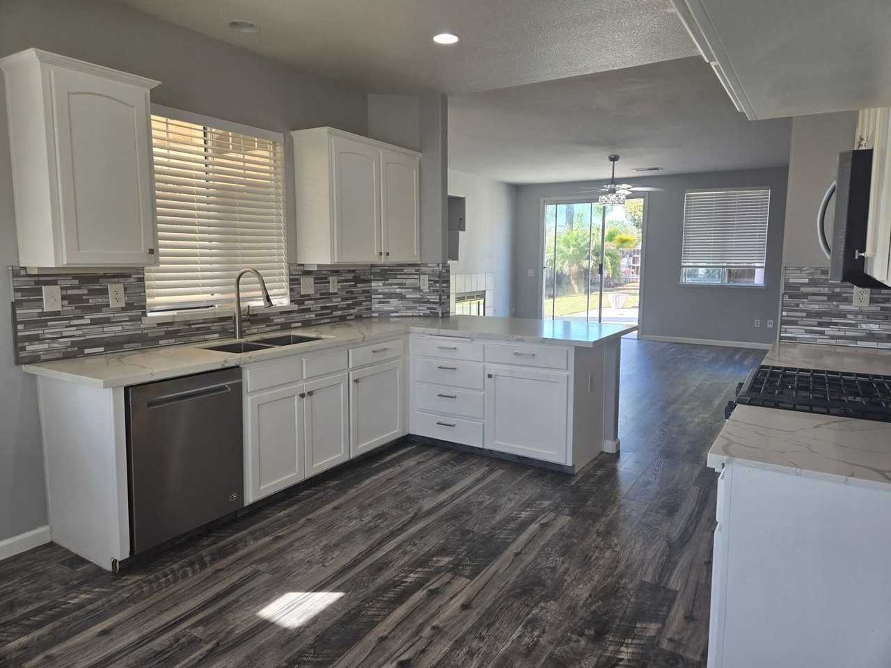 1684 Homestead Way - Photo 6 of 12