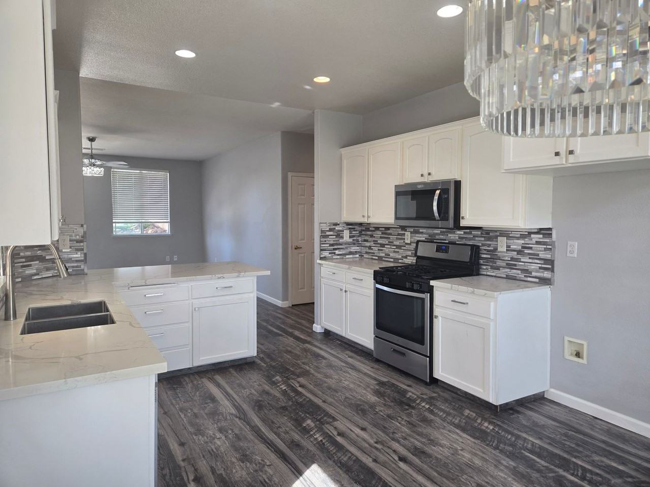 1684 Homestead Way - Photo 7 of 12
