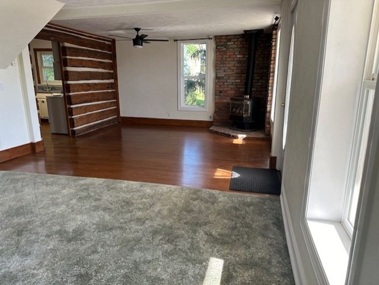 304 S Main St - Photo 2 of 16