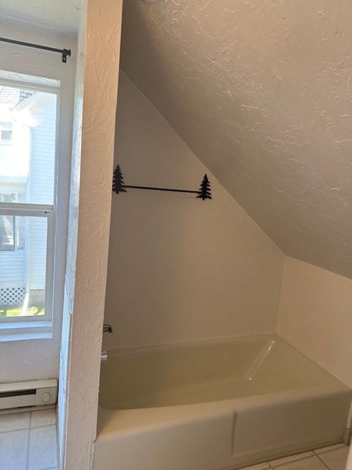 304 S Main St - Photo 6 of 16