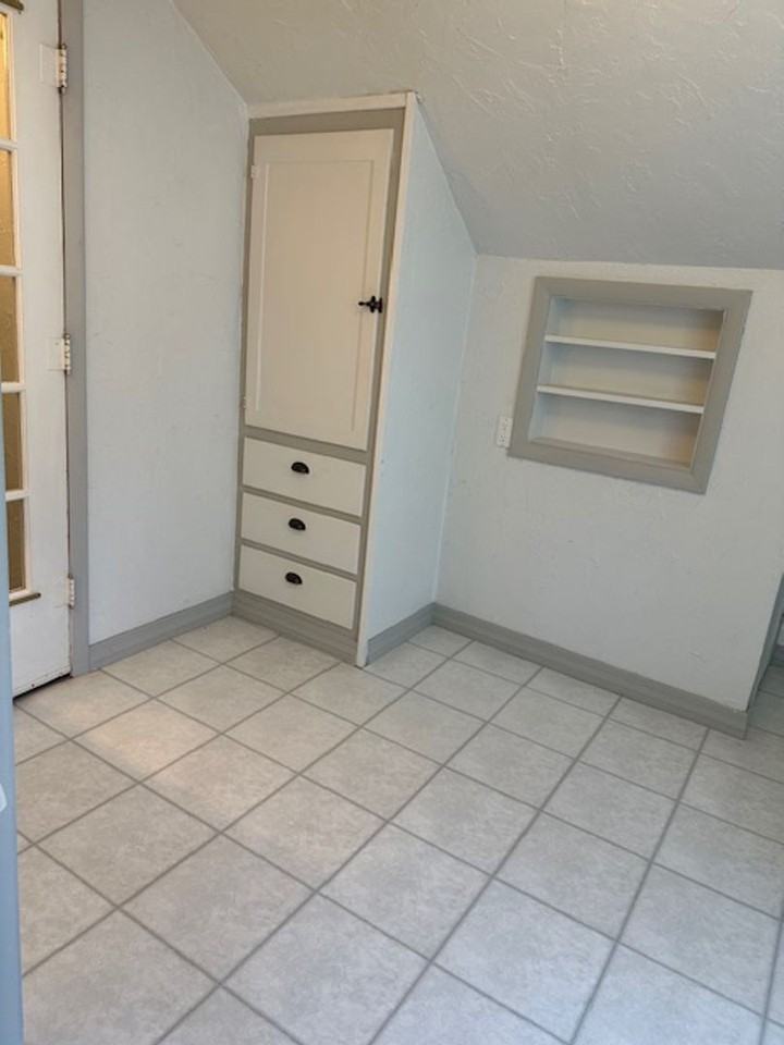 304 S Main St - Photo 7 of 16