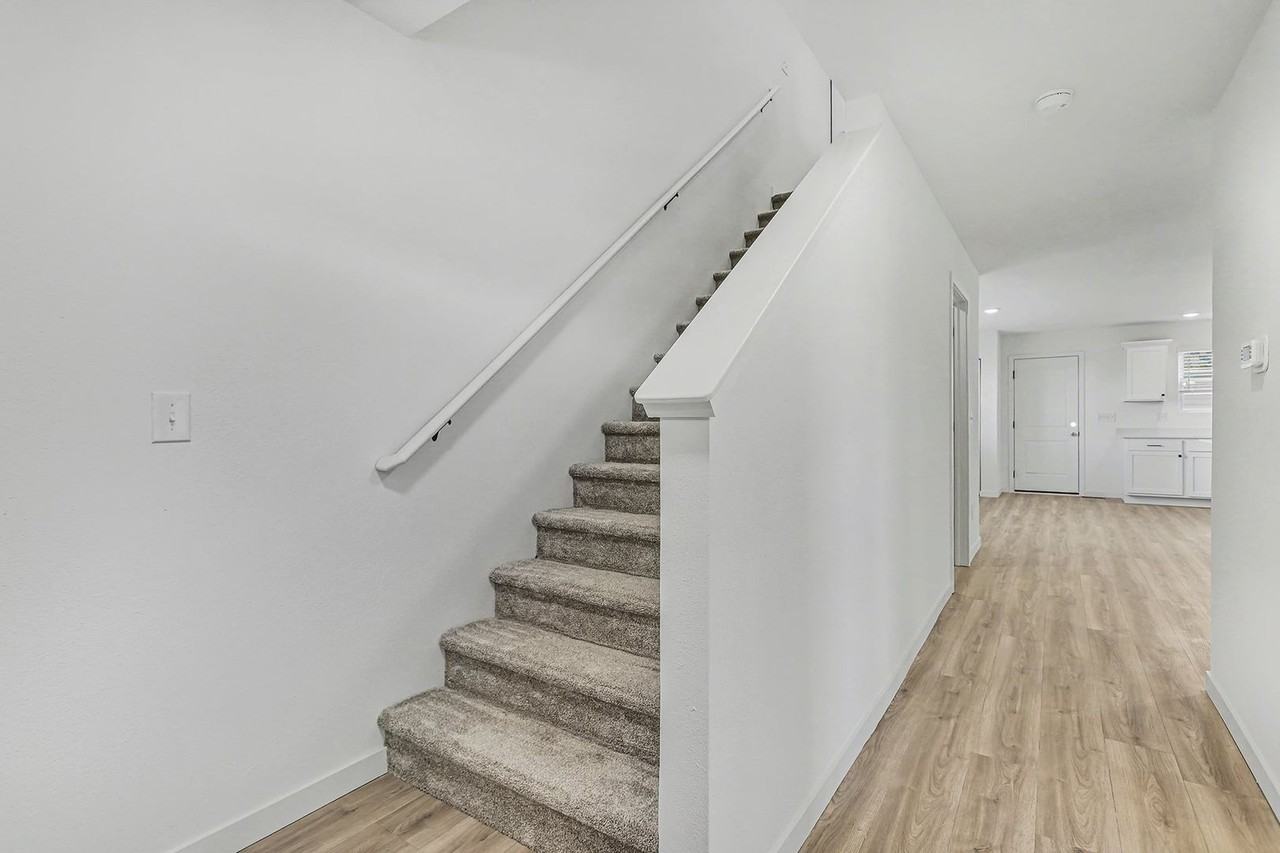 Catherine Ave - Photo 4 of 22