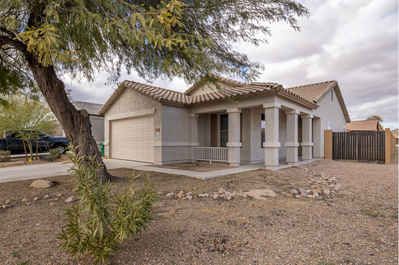 36496 W Pampoloma Ave - Photo 5 of 44