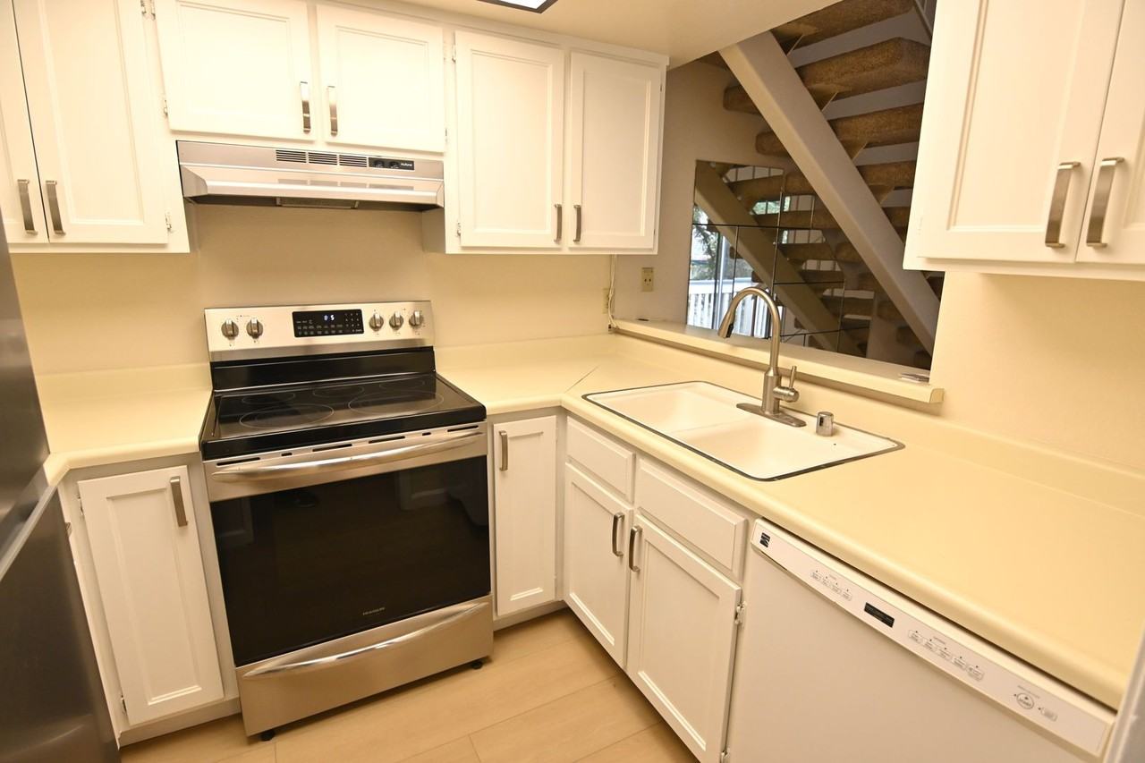 1034 Summermist Ct - Photo 5 of 26