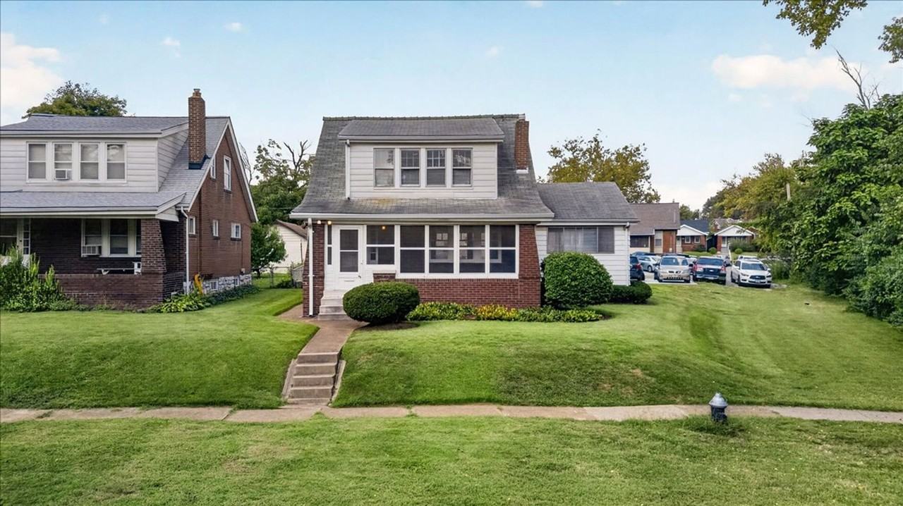 5203 Windsor Pkwy - Photo 3 of 50