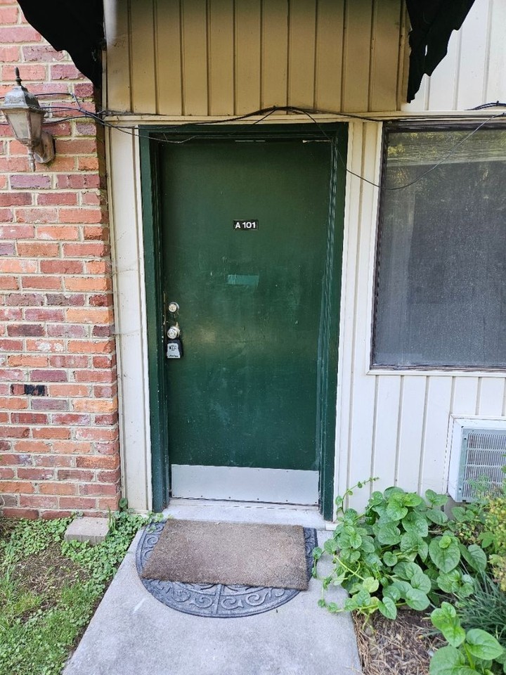 2718 Painter Ave - Photo 2 of 7