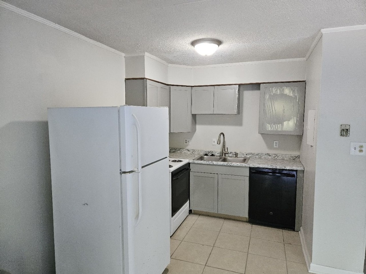 2718 Painter Ave - Photo 5 of 7