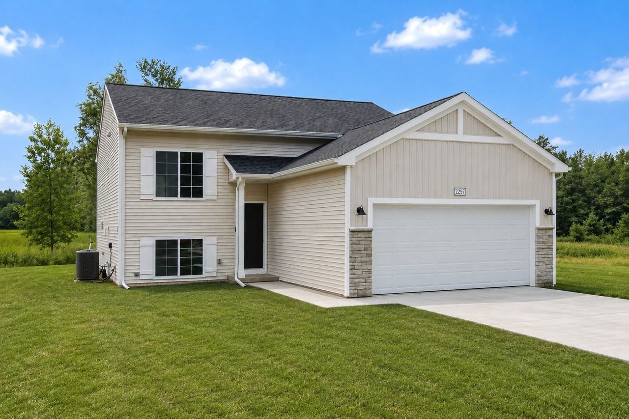 4373 Pine Creek Dr - Photo 4 of 22