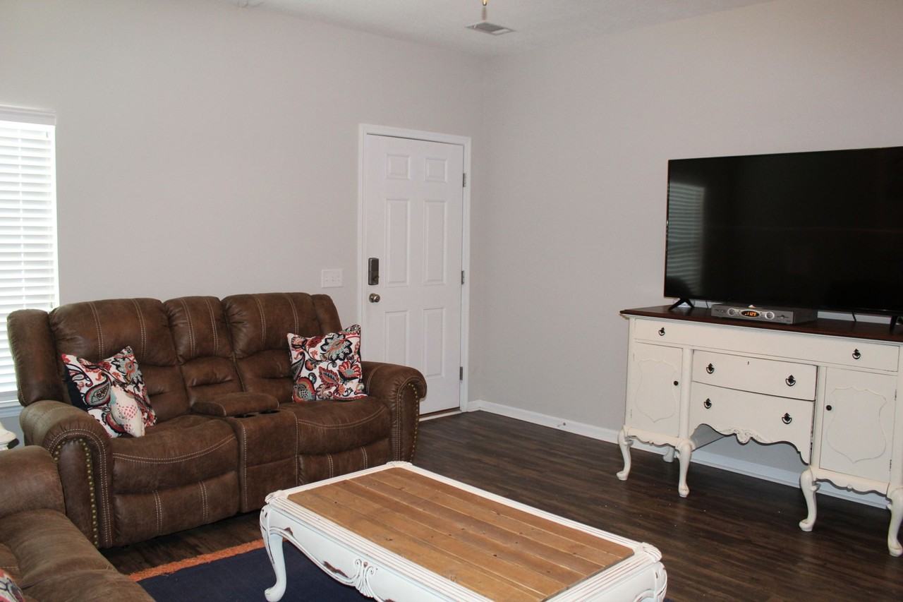 210 Herschel Dr #A - Photo 3 of 8