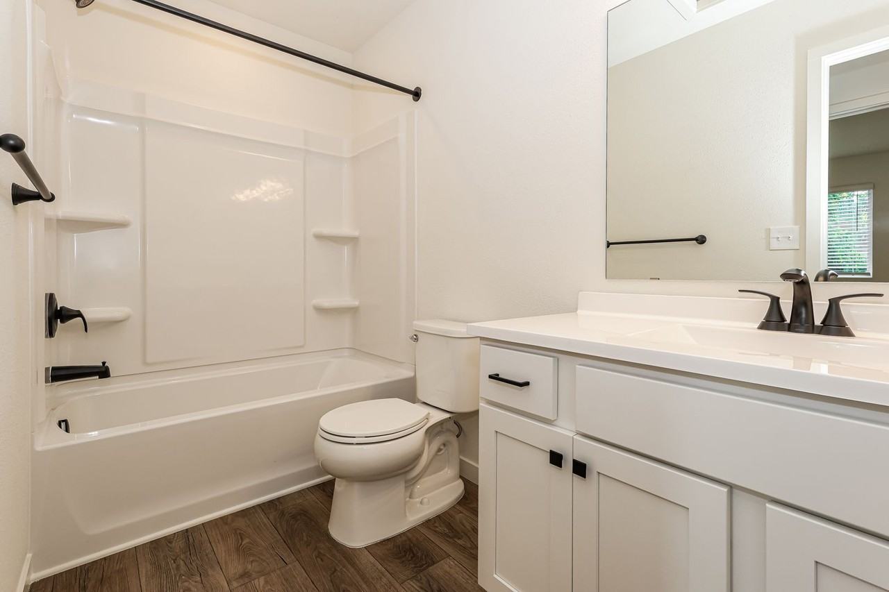 1119 Plymouth St - Photo 6 of 29