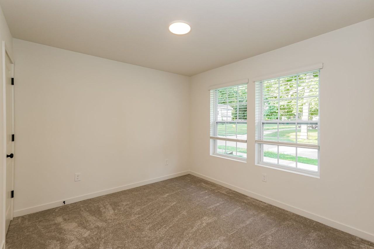 1119 Plymouth St - Photo 7 of 29