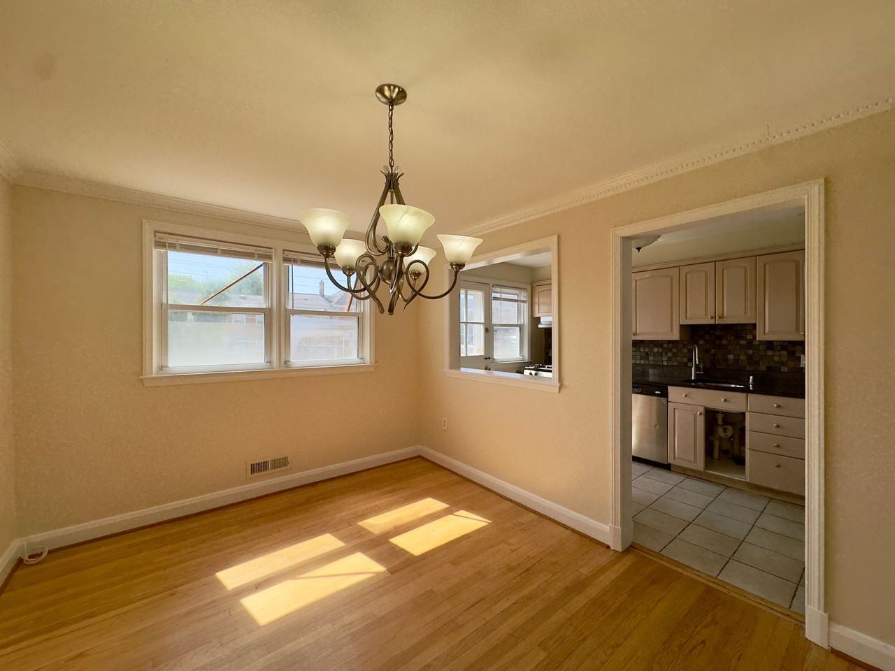 1623 Langford Rd - Photo 5 of 23