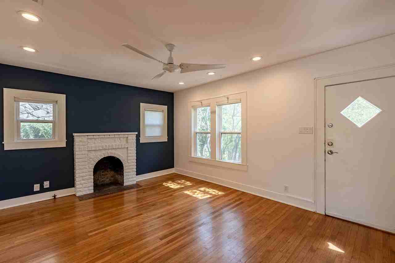 902 Bouldin Ave - Photo 4 of 20