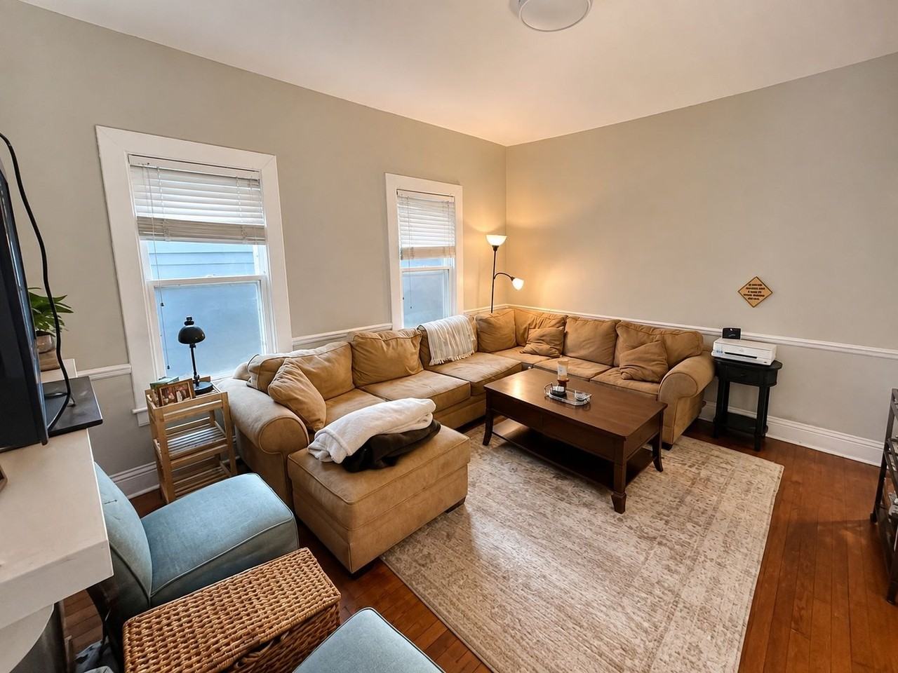 344 Oldham Ave - Photo 2 of 13