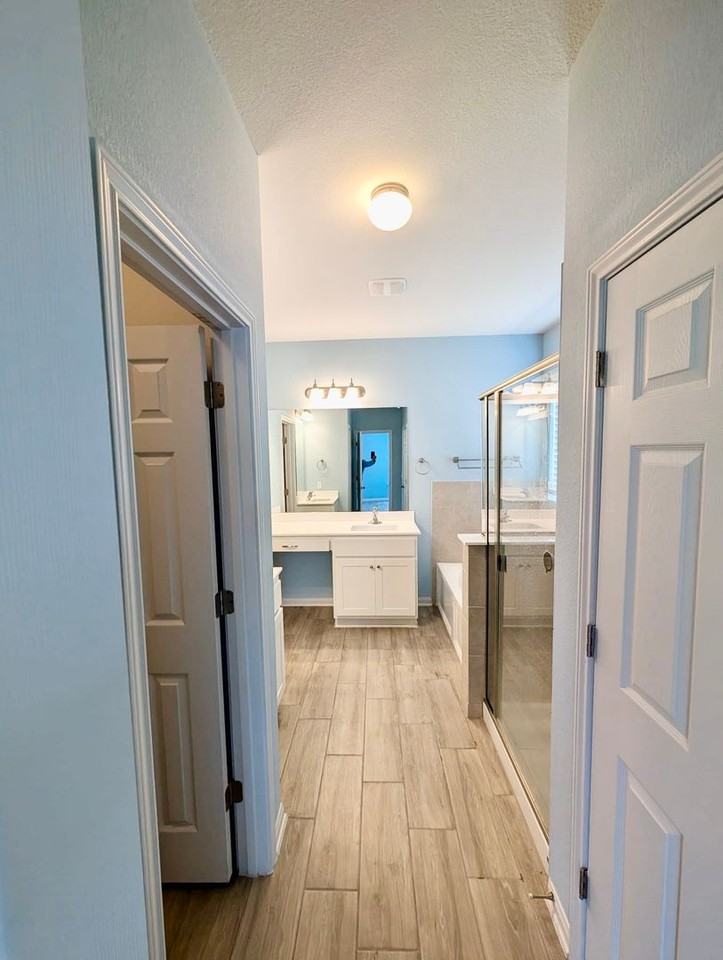824 Falkland Trce - Photo 3 of 23