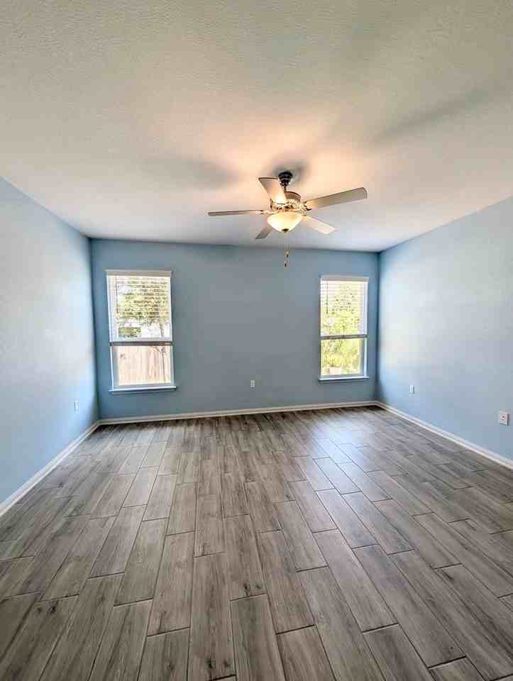 824 Falkland Trce - Photo 4 of 23