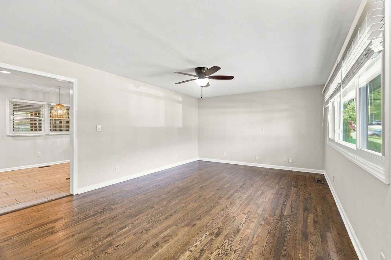 3205 Crandon Ln - Photo 7 of 22