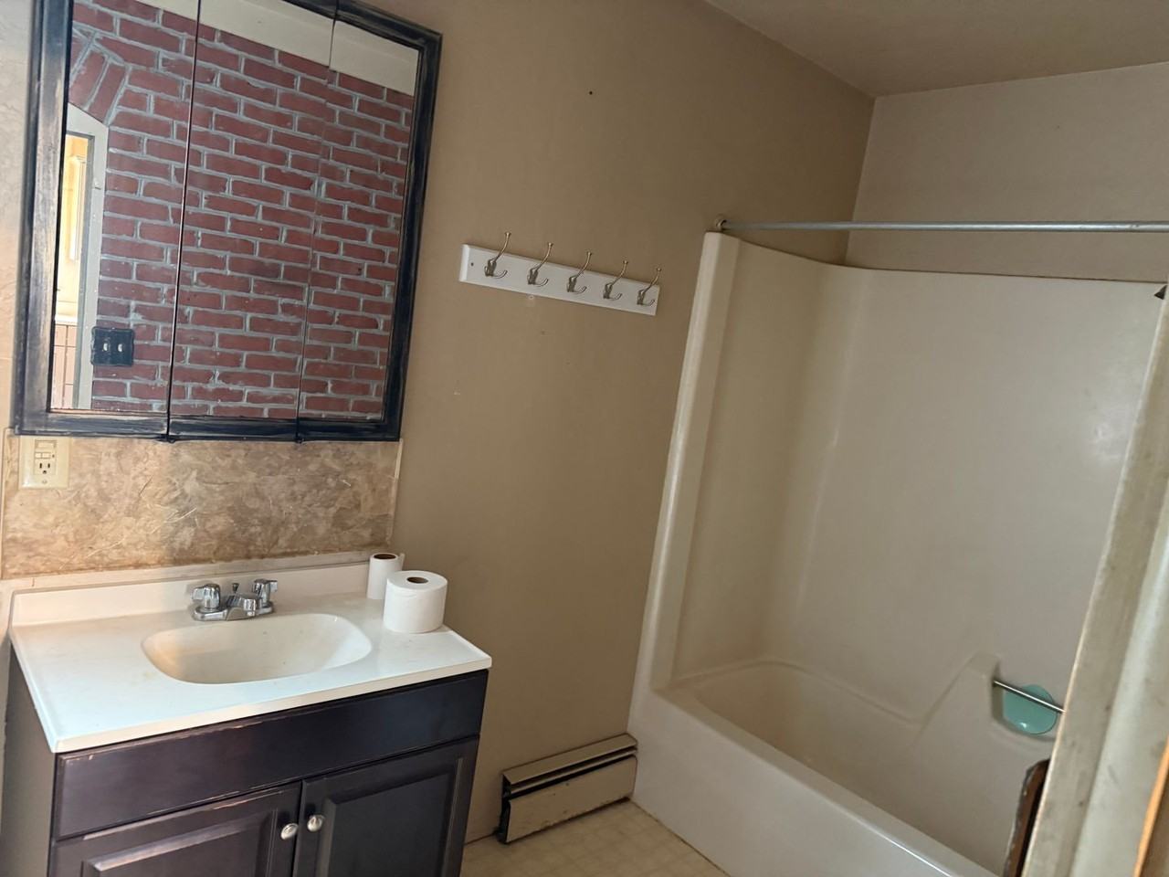 323 W King St - Photo 7 of 16