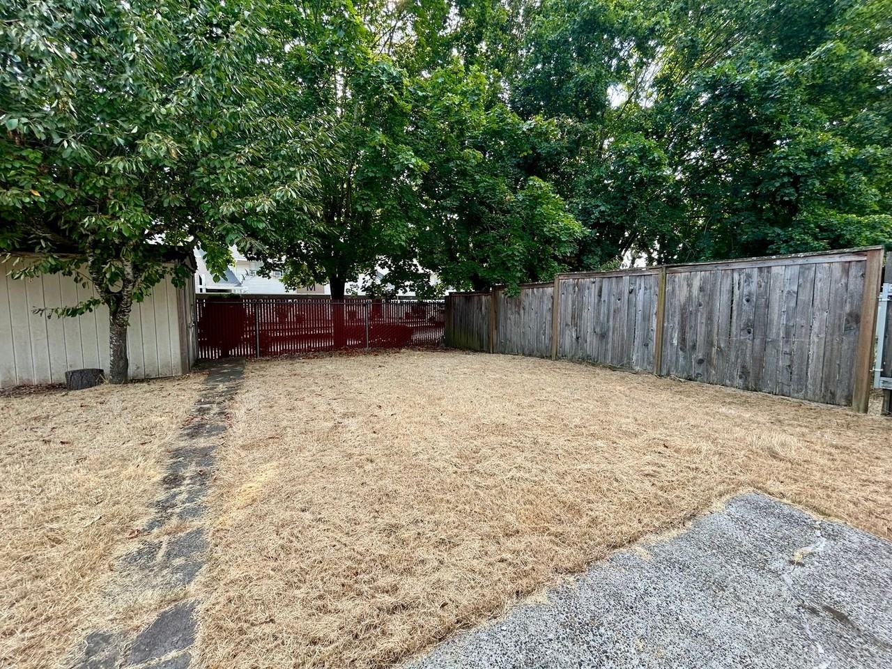 509 Se 110th Ave - Photo 5 of 27