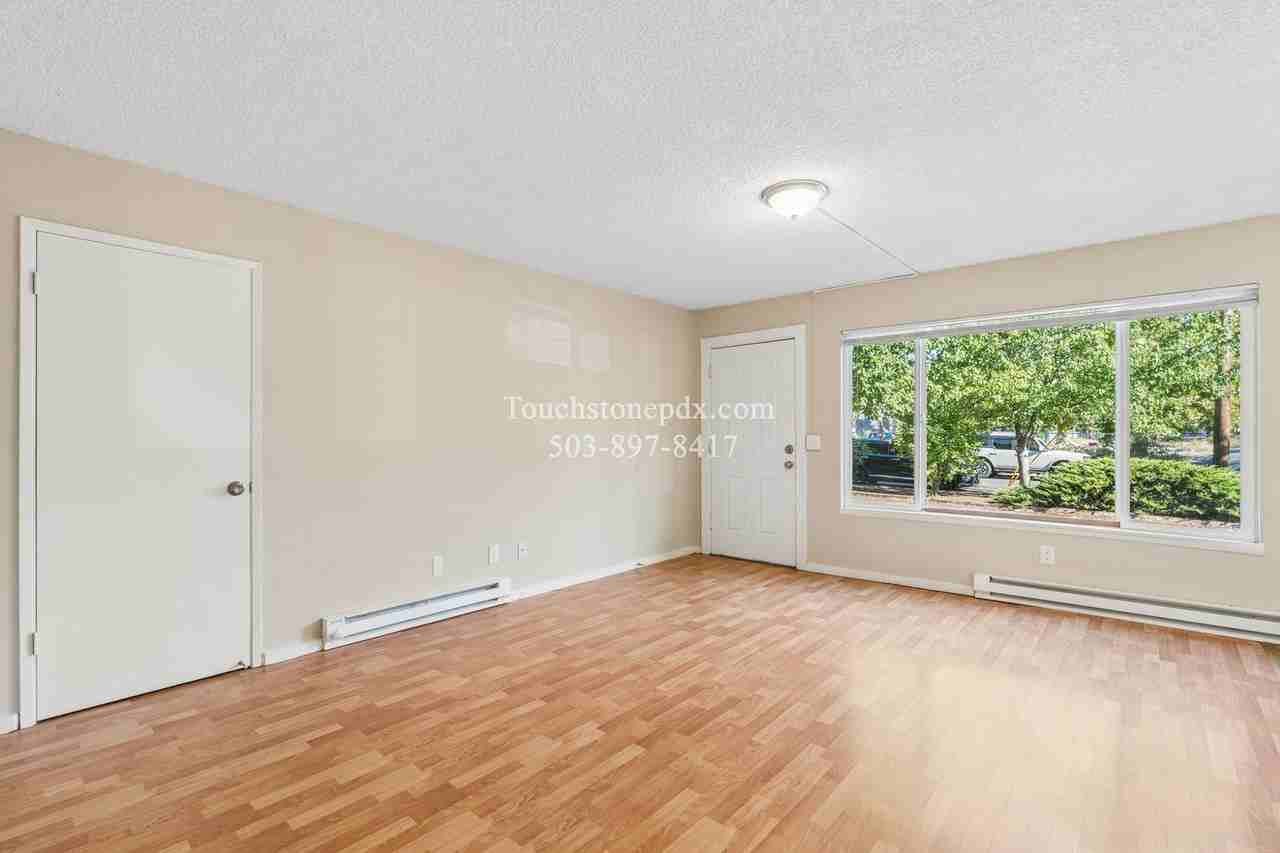 702 Ne 99th Ave #2 - Photo 3 of 29