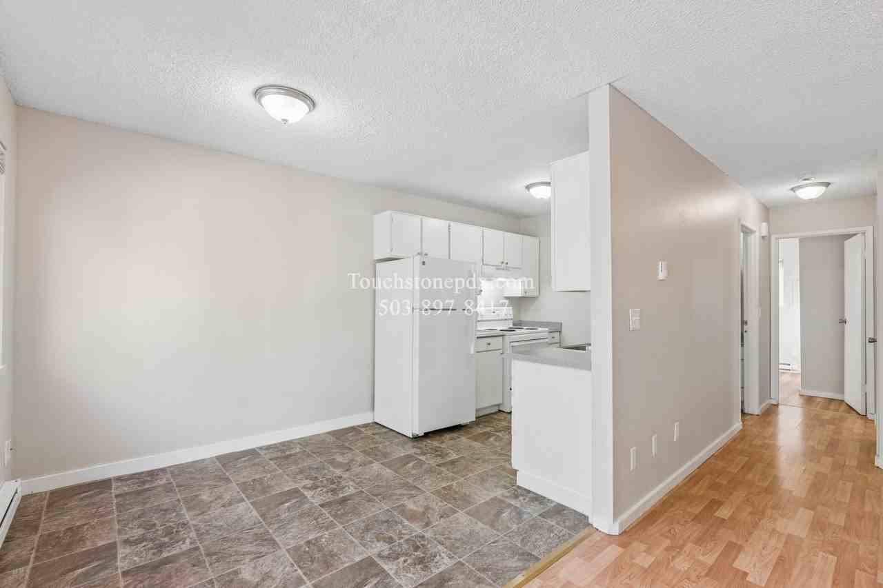 702 Ne 99th Ave #2 - Photo 5 of 29